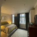 Shepherds Bush London Retreat